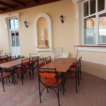 Gyulai Mesehaz Apartman Ngoại thất bức ảnh