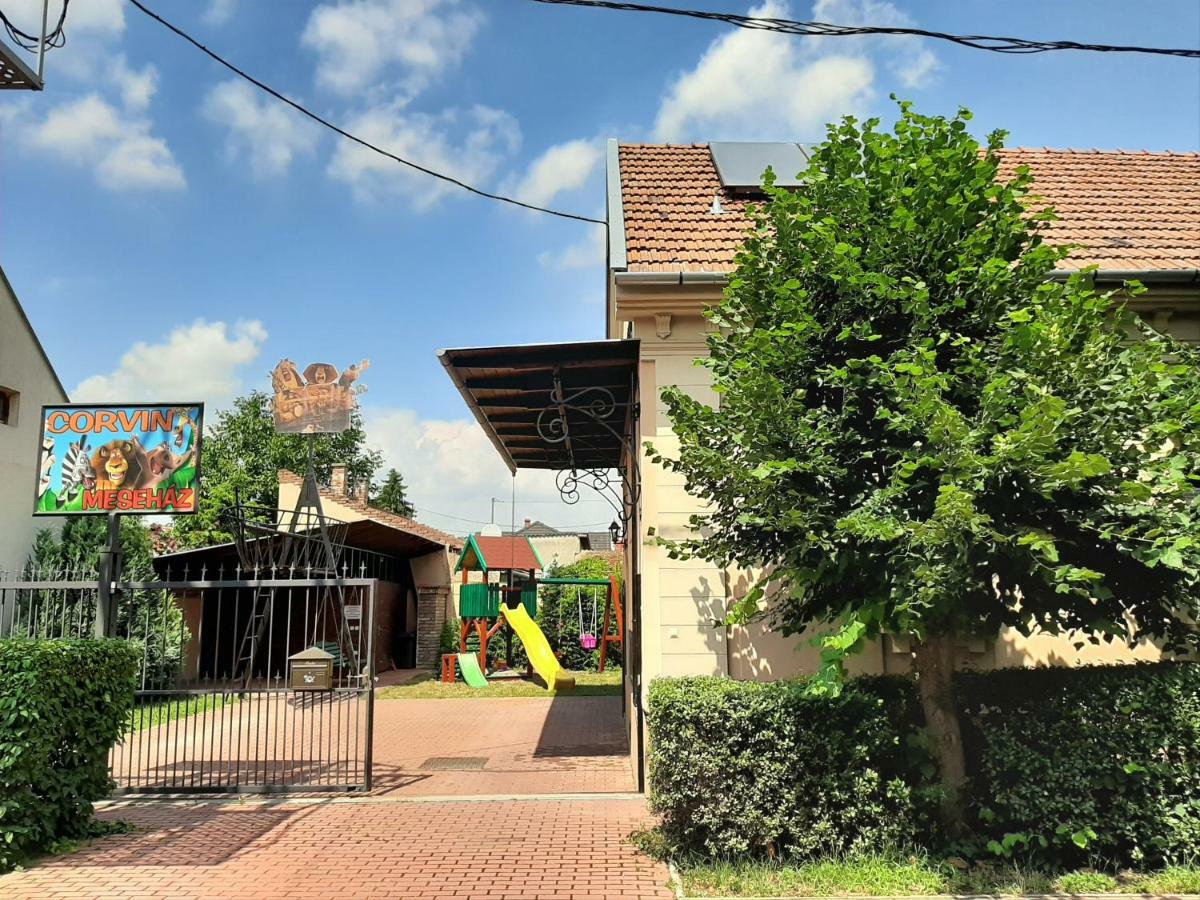 Gyulai Mesehaz Apartman Ngoại thất bức ảnh