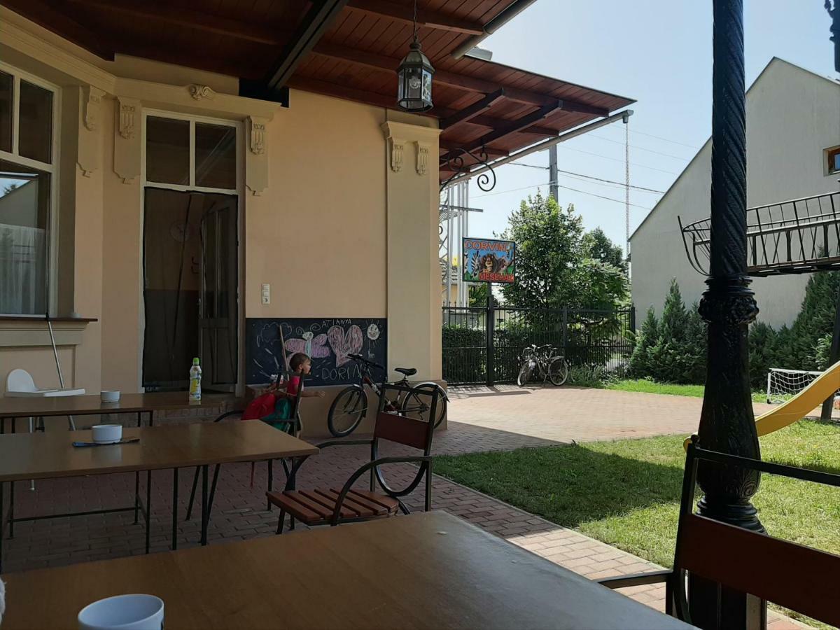 Gyulai Mesehaz Apartman Ngoại thất bức ảnh
